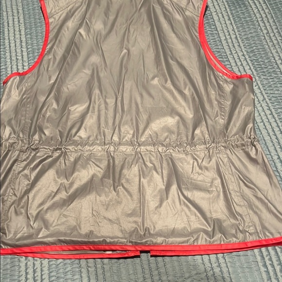 Women's Gray Vest with Pink Trim - Picture 5 of 5